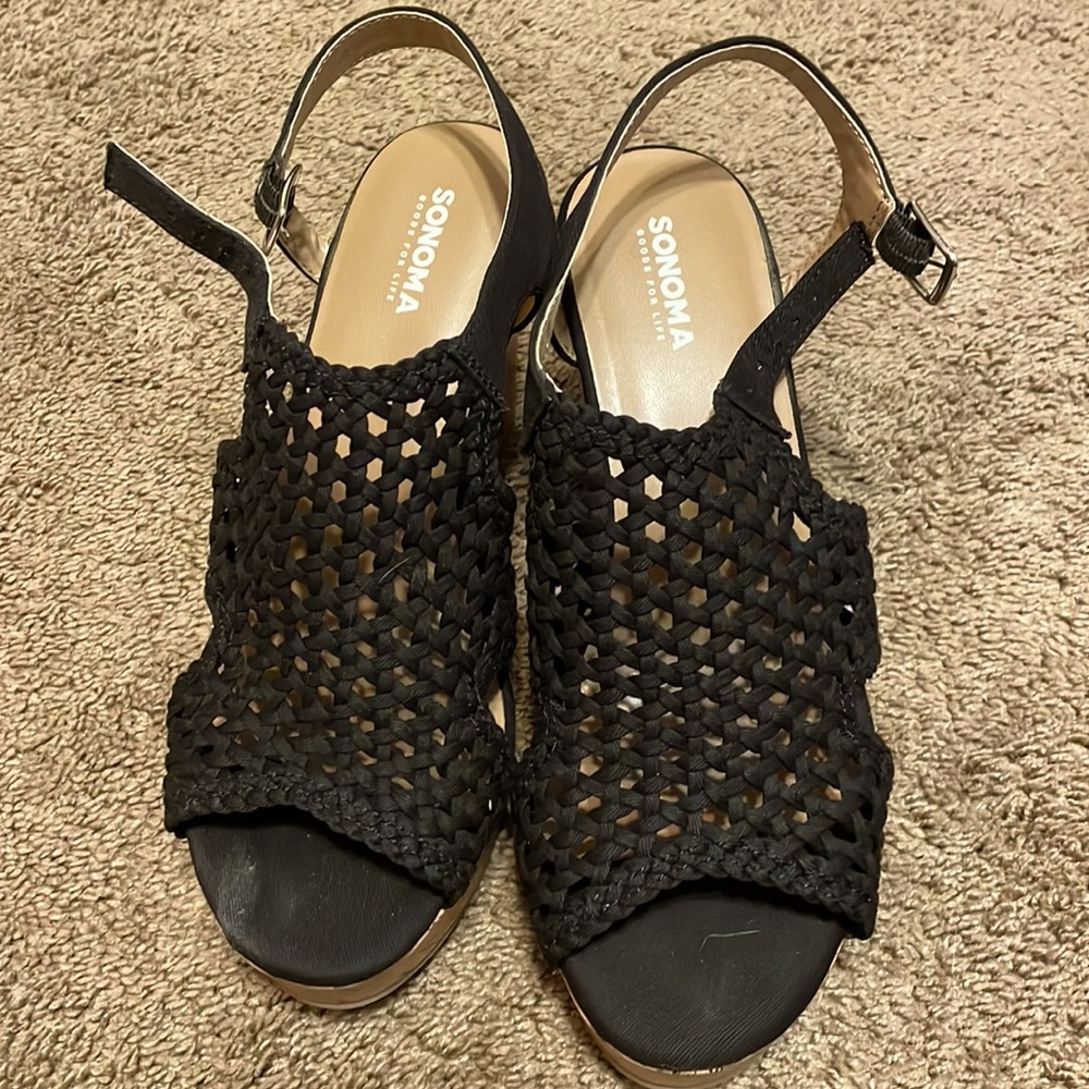 Size 9 womens Sonoma high heels